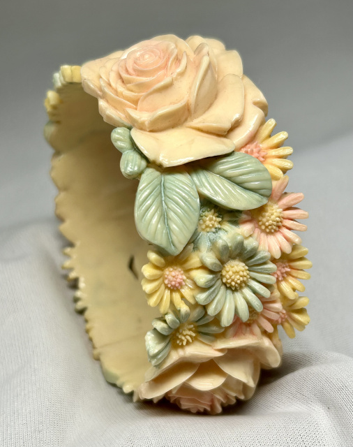 BB726 wide tinted roses and daisies celluloid bangle